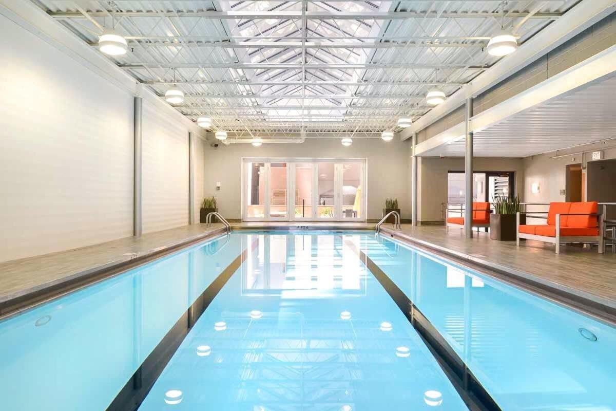 2B 2Ba Exquisite Apartment With Views, Indoor Pool & Gym By Envitae シカゴ エクステリア 写真